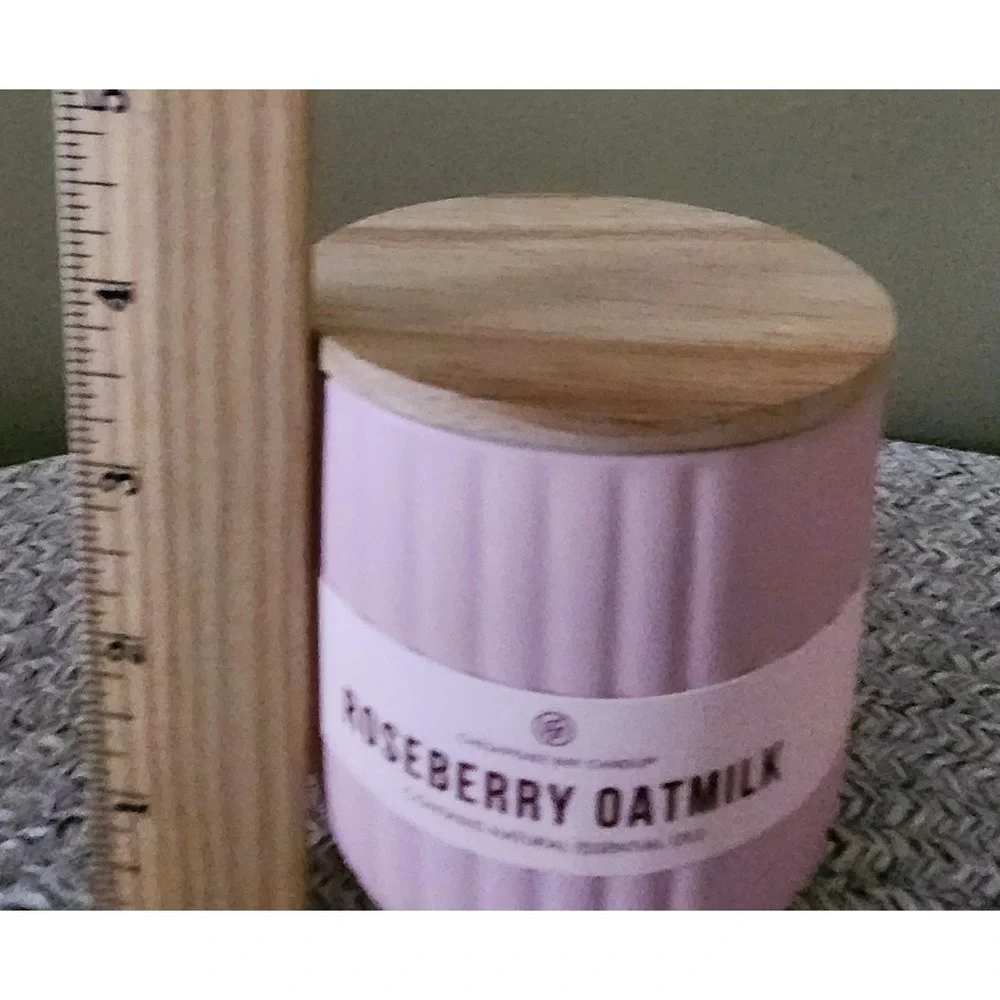 Chesapeake Bay Candle Roseberry Oatmilk Pink Jar Wood Lid Essential Oils